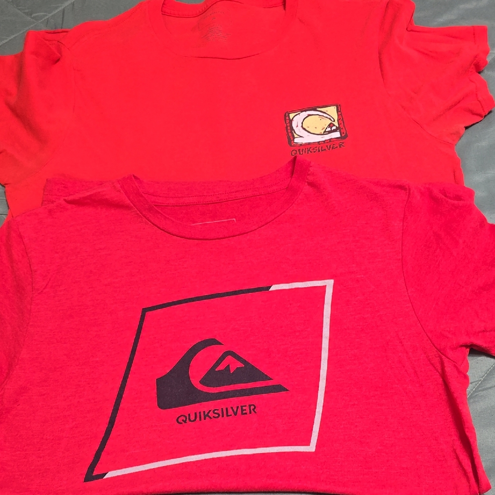 Quiksilver Red Graphic Short Sleeve Tee Set